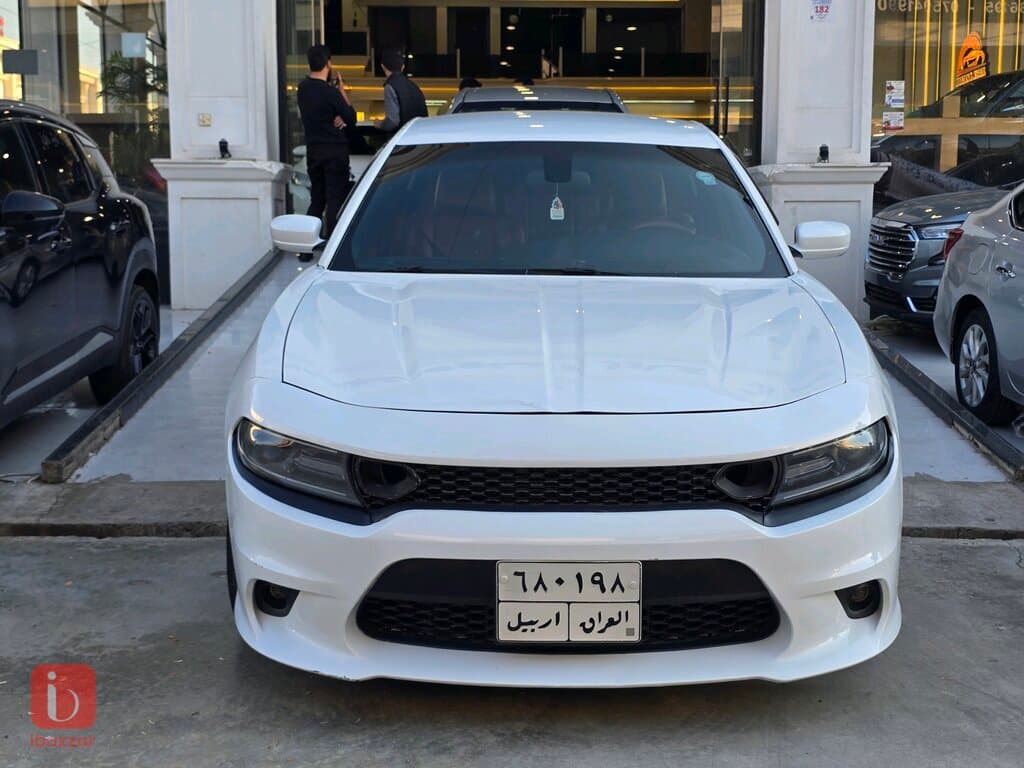 Dodge Charger SXT 2