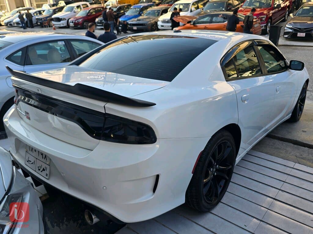 Dodge Charger SXT 4