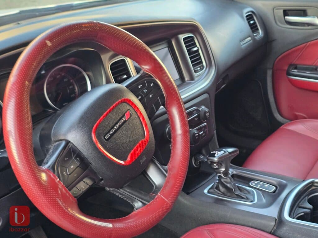 Dodge Charger SXT 8