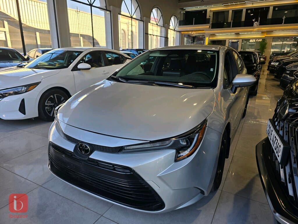 Toyota Corolla LE 2