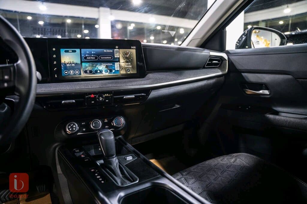 Nissan Kicks SV 12