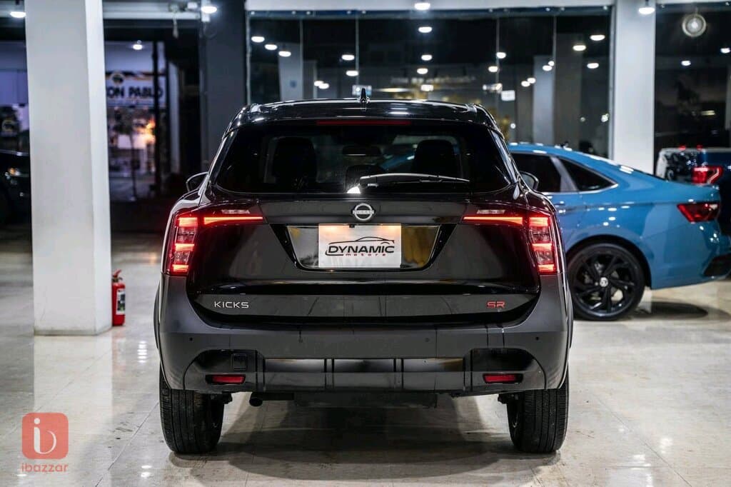 Nissan Kicks SV 5