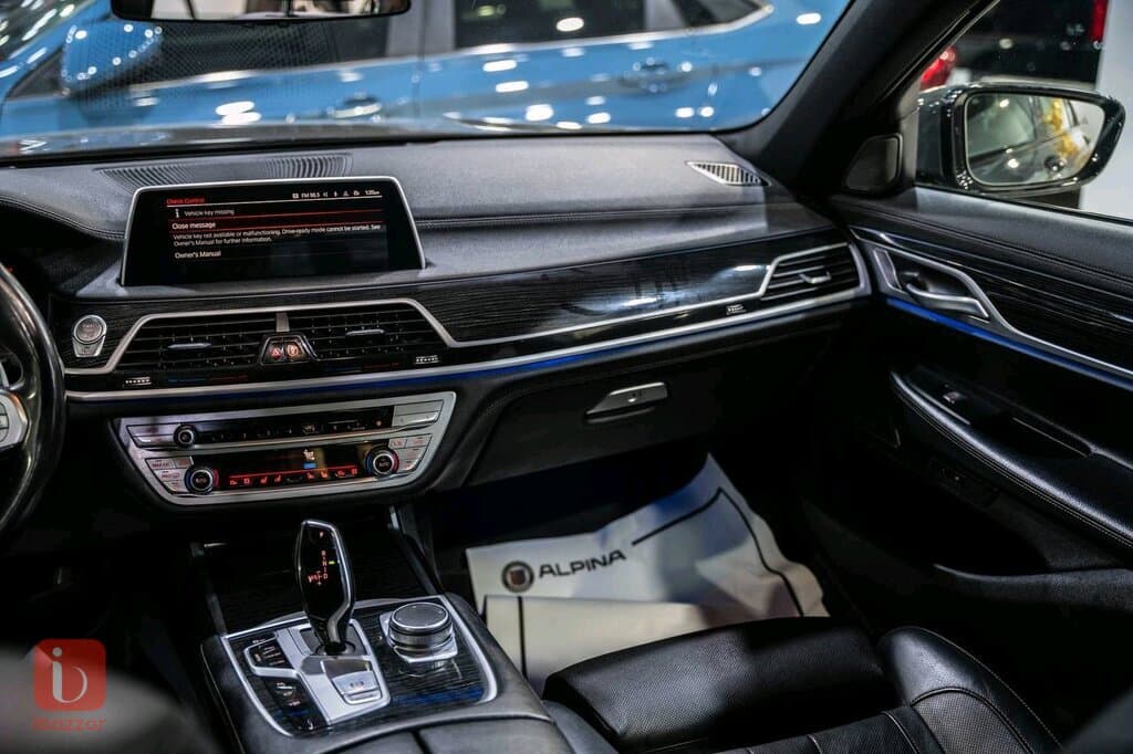 BMW 7-Series 740i 14