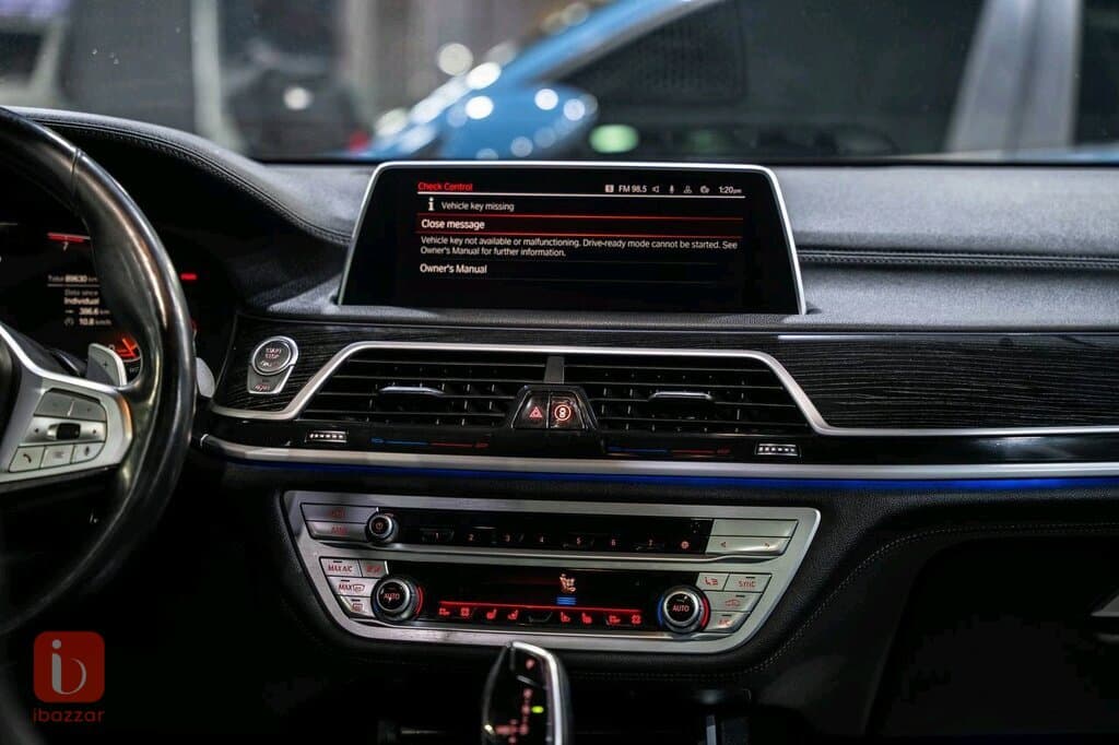 BMW 7-Series 740i 16