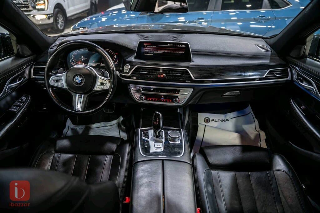 BMW 7-Series 740i 17