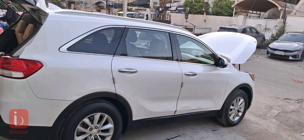 KIA Sorento 4