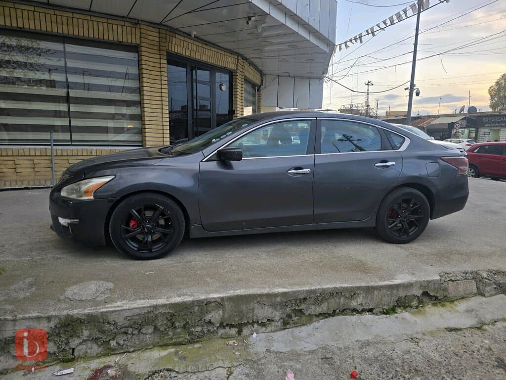 Nissan Altima SV 5