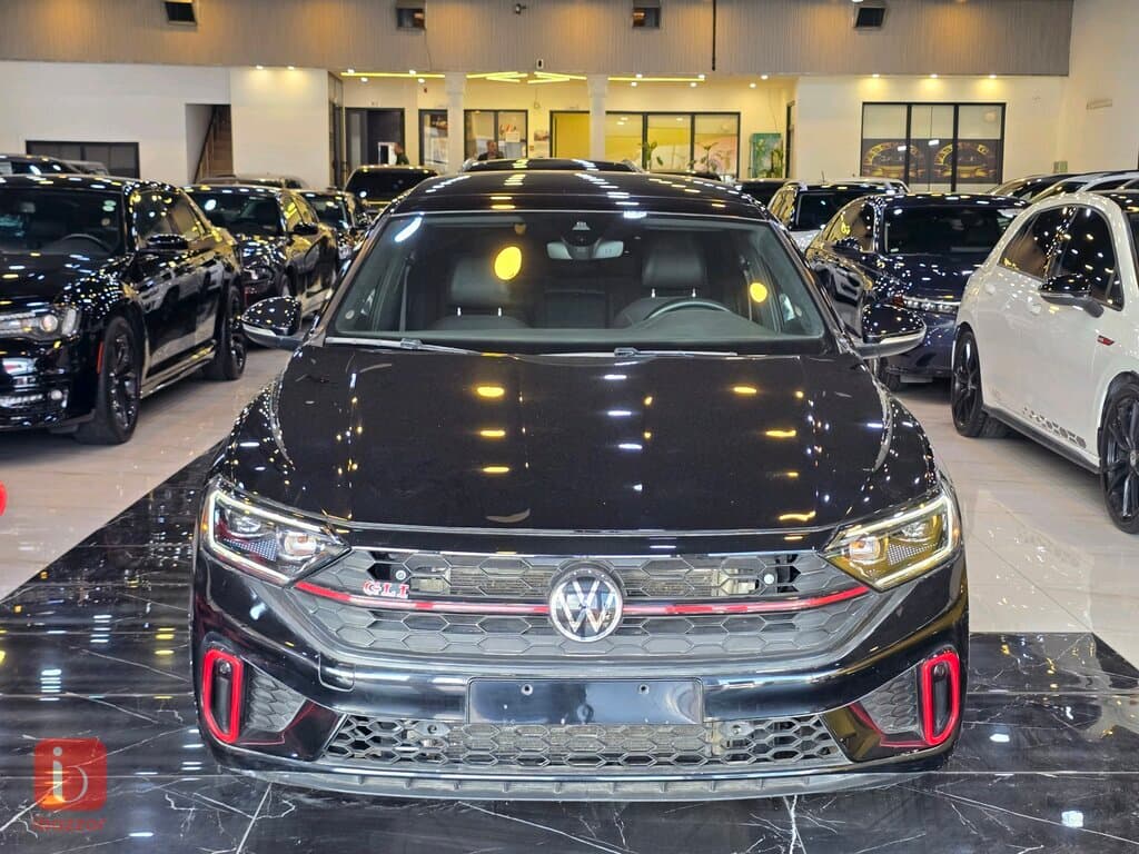 Volkswagen Jetta GLI 1