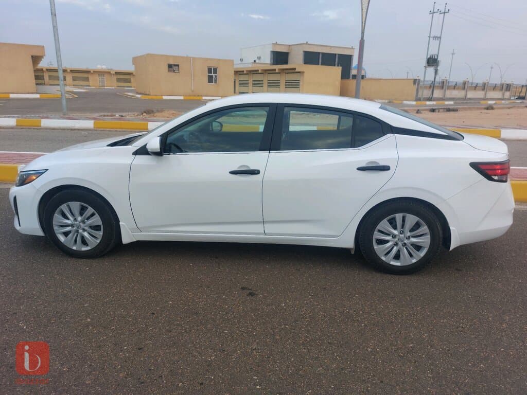 Nissan Sentra S 3