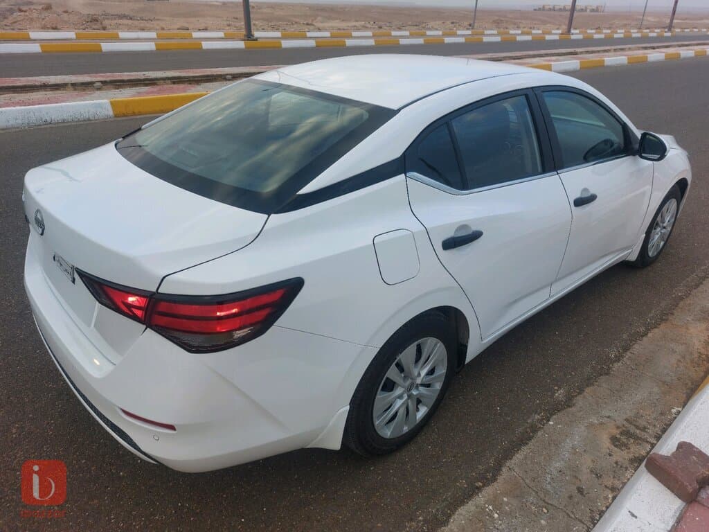 Nissan Sentra S 6