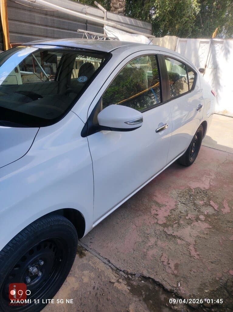 Nissan Sunny 3