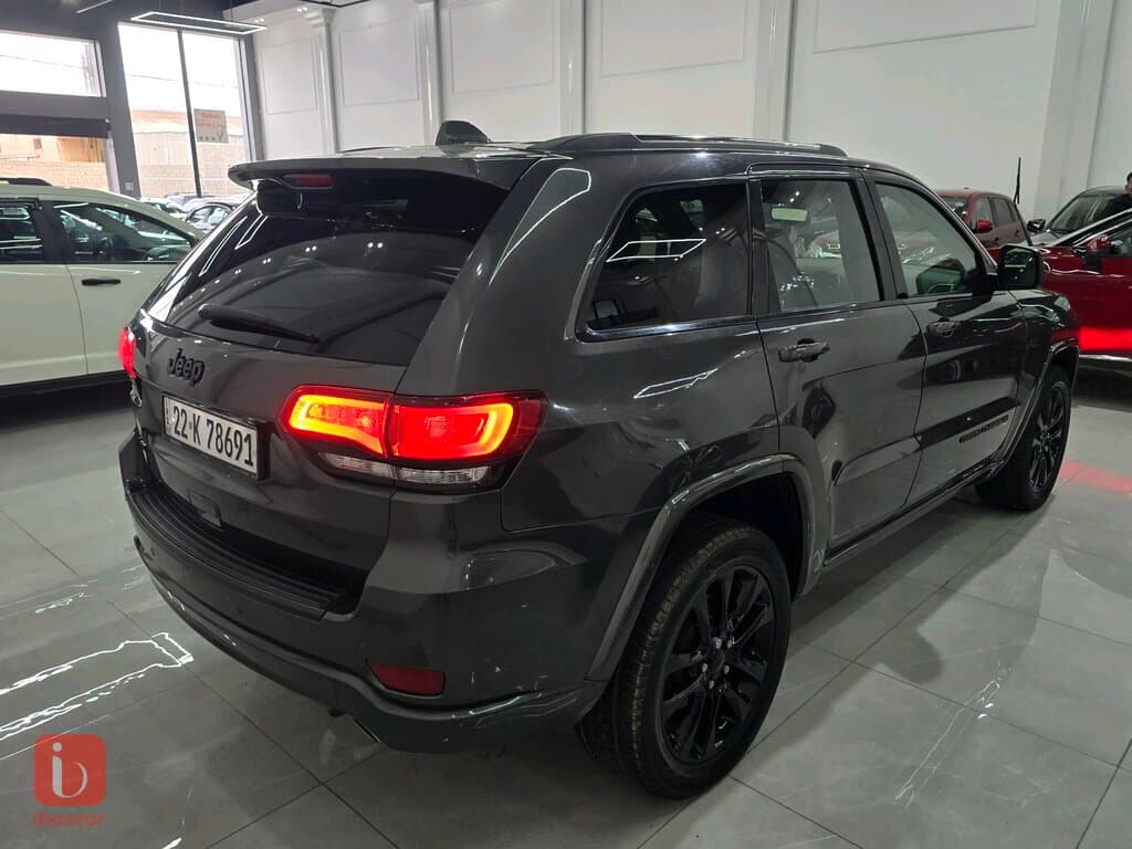 Jeep Grand Cherokee Laredo 4