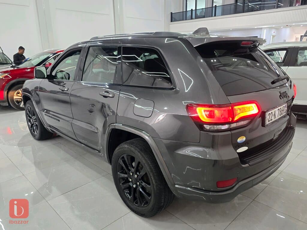 Jeep Grand Cherokee Laredo 5