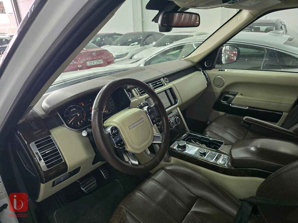 Land Rover Range Rover Vogue 11