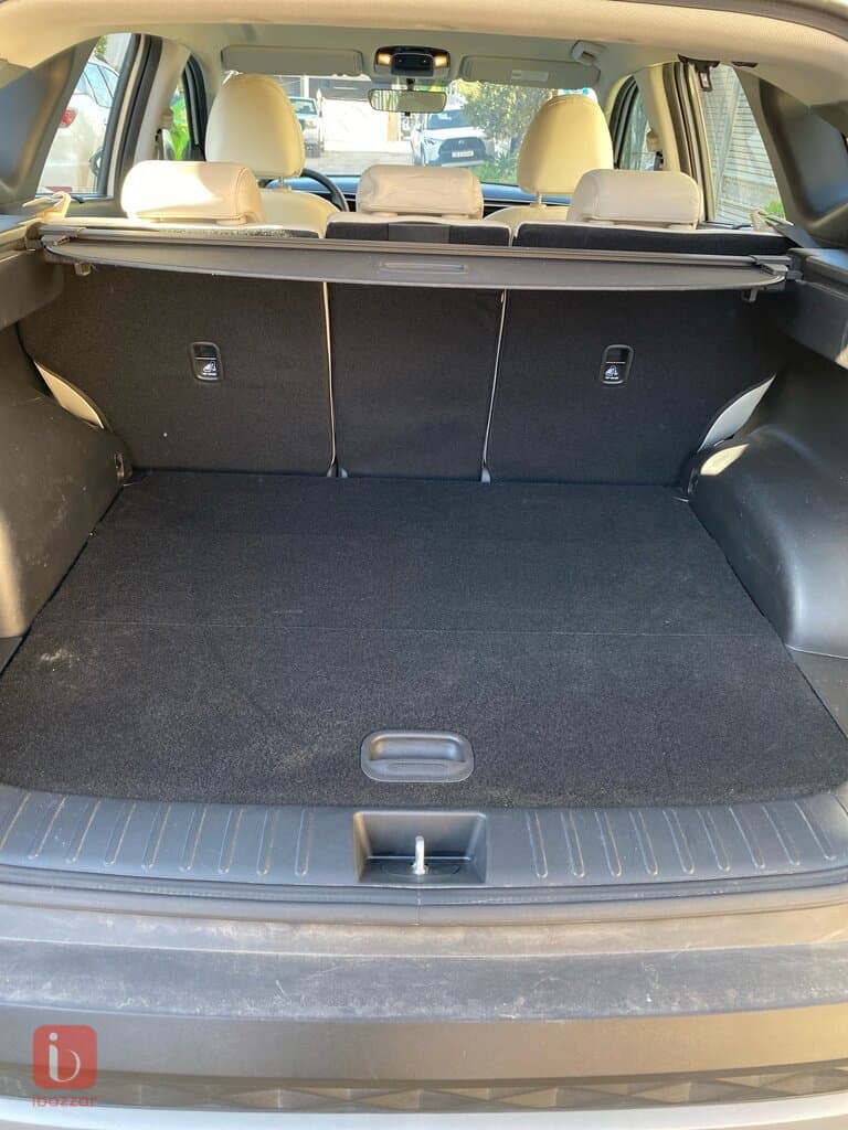 Hyundai Tucson GL Plus 11