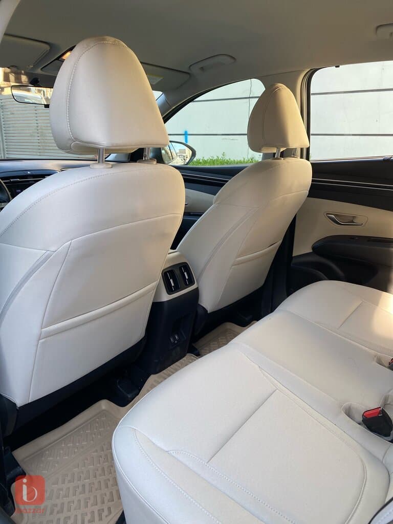 Hyundai Tucson GL Plus 5