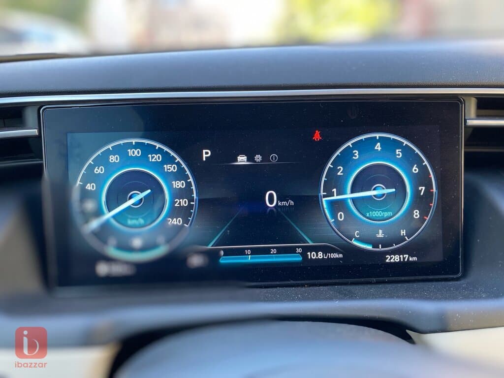 Hyundai Tucson GL Plus 8