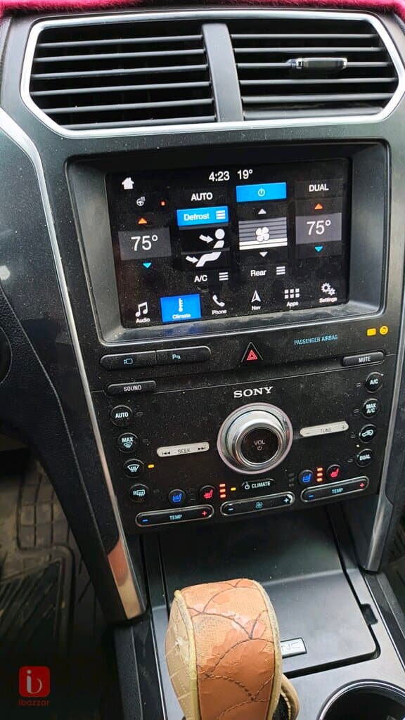 Ford Explorer Limited 4