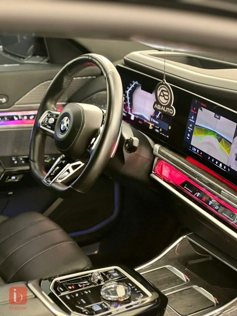 BMW 7-Series 740i 14