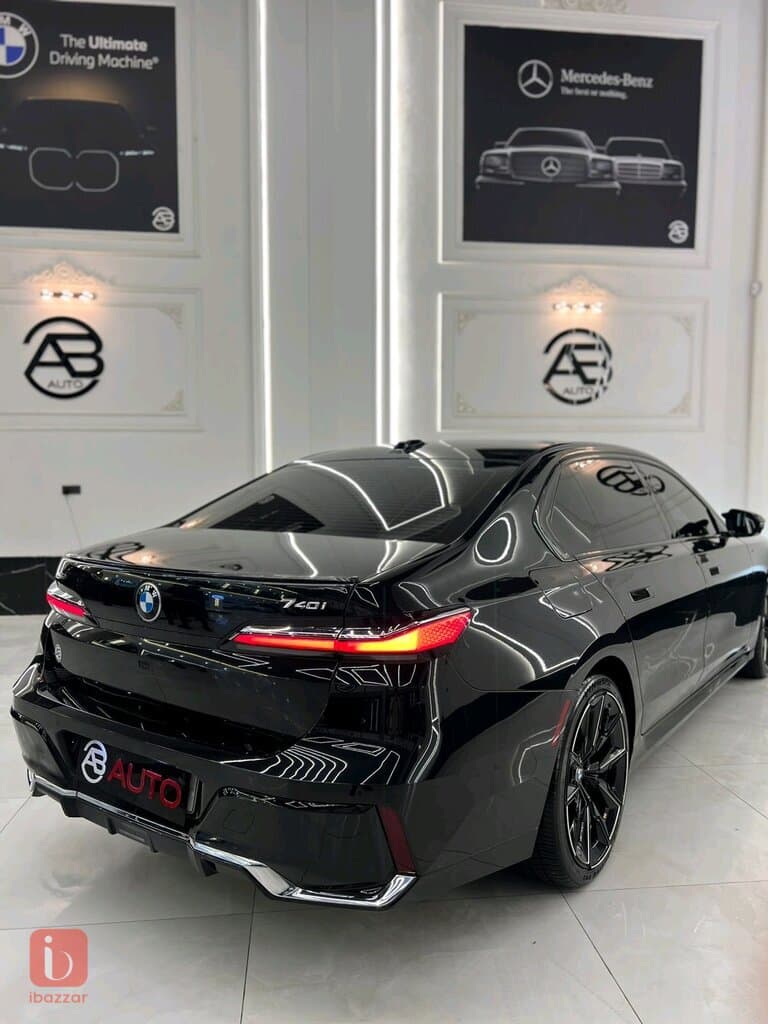 BMW 7-Series 740i 7