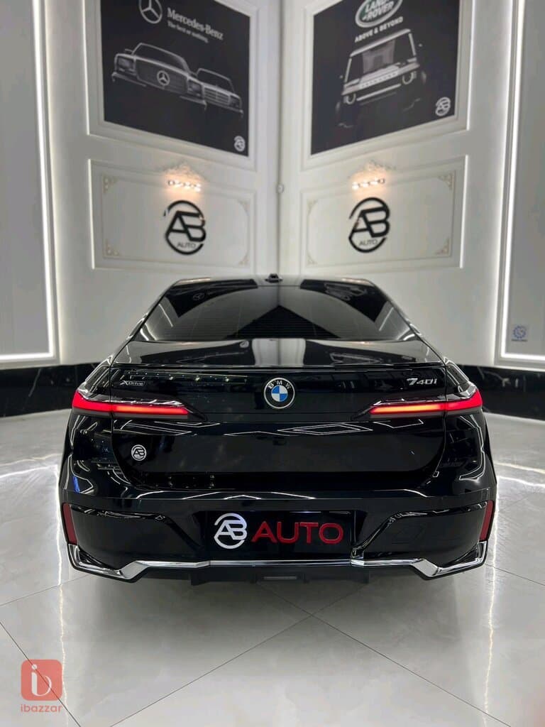 BMW 7-Series 740i 9