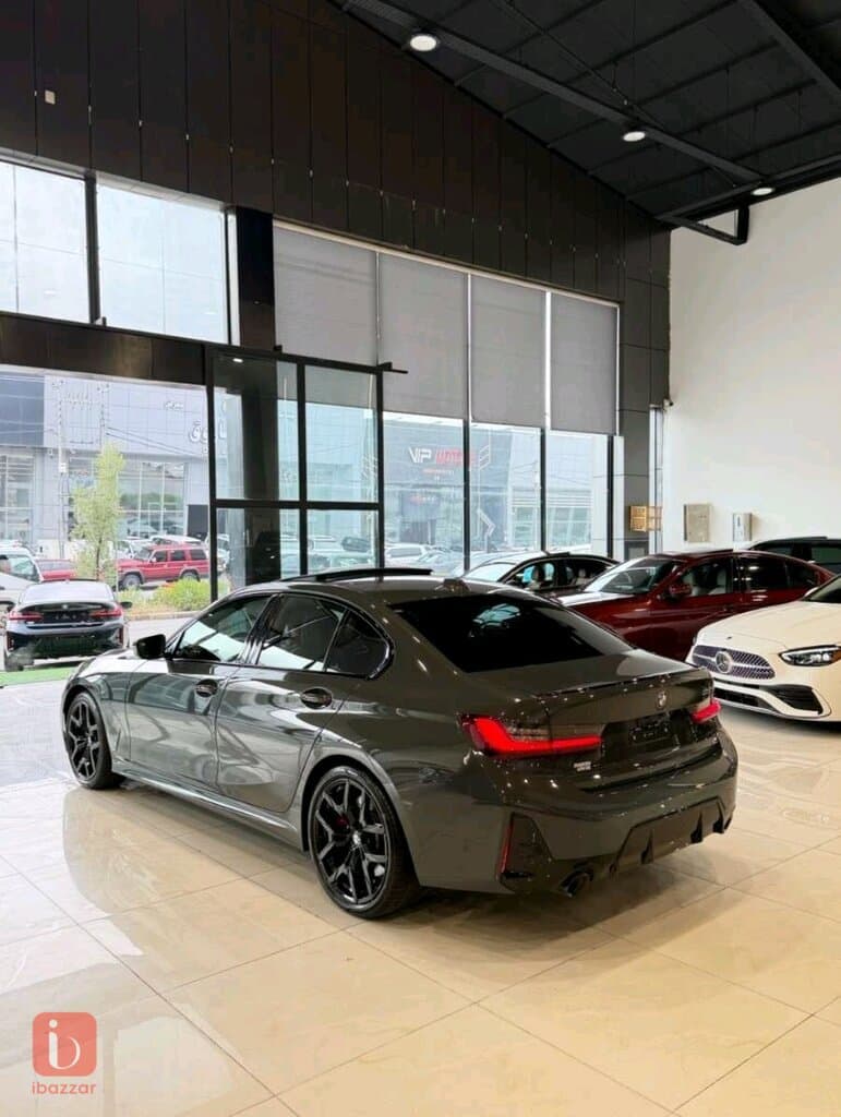 BMW 3-Series 330i 5