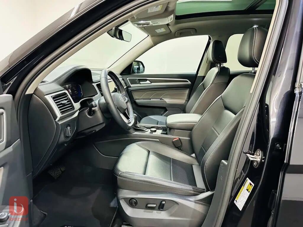 Volkswagen Atlas SEL R-Line 9