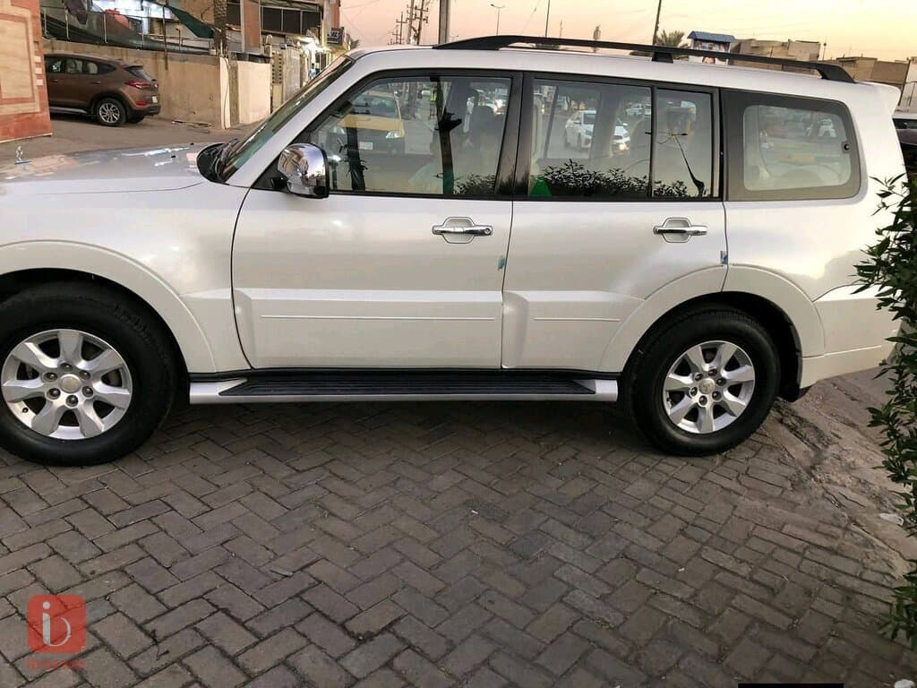 Mitsubishi Pajero 4WD 3 Door 7
