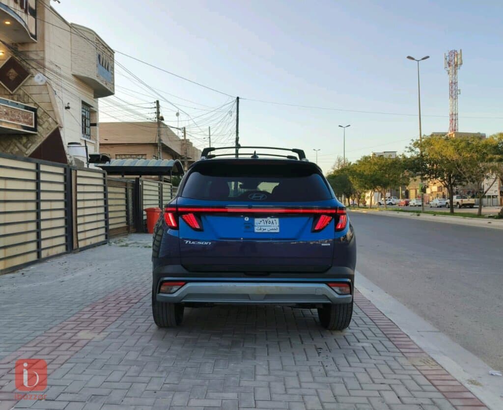 Hyundai Tucson SE 8