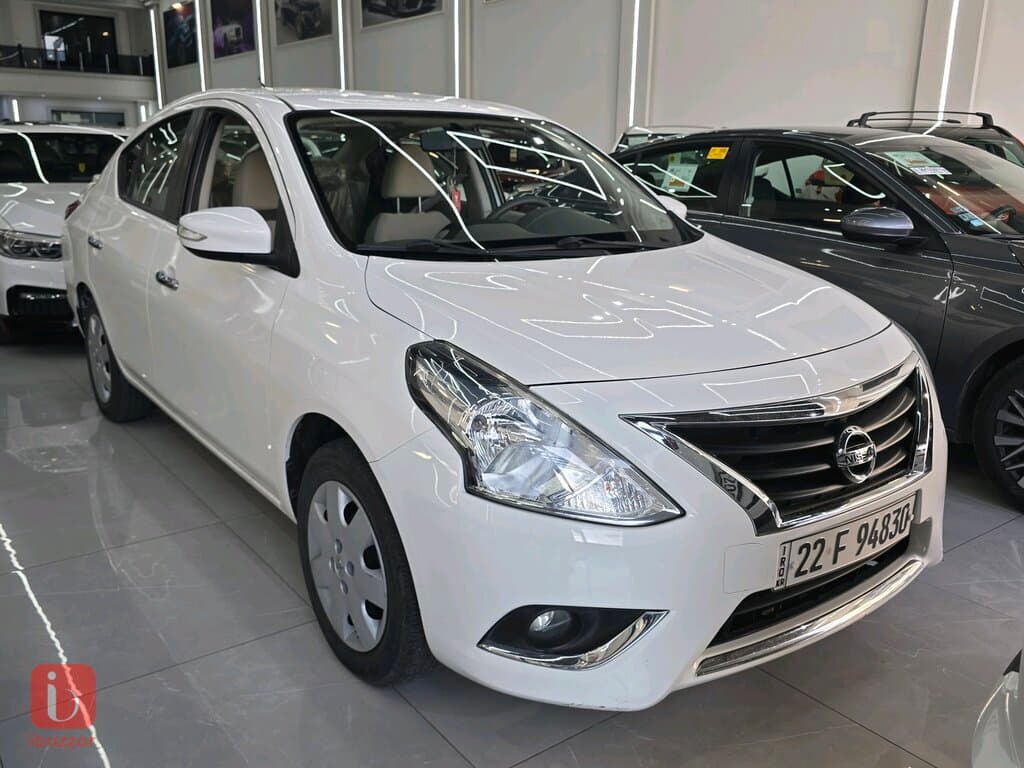Nissan Sunny 1
