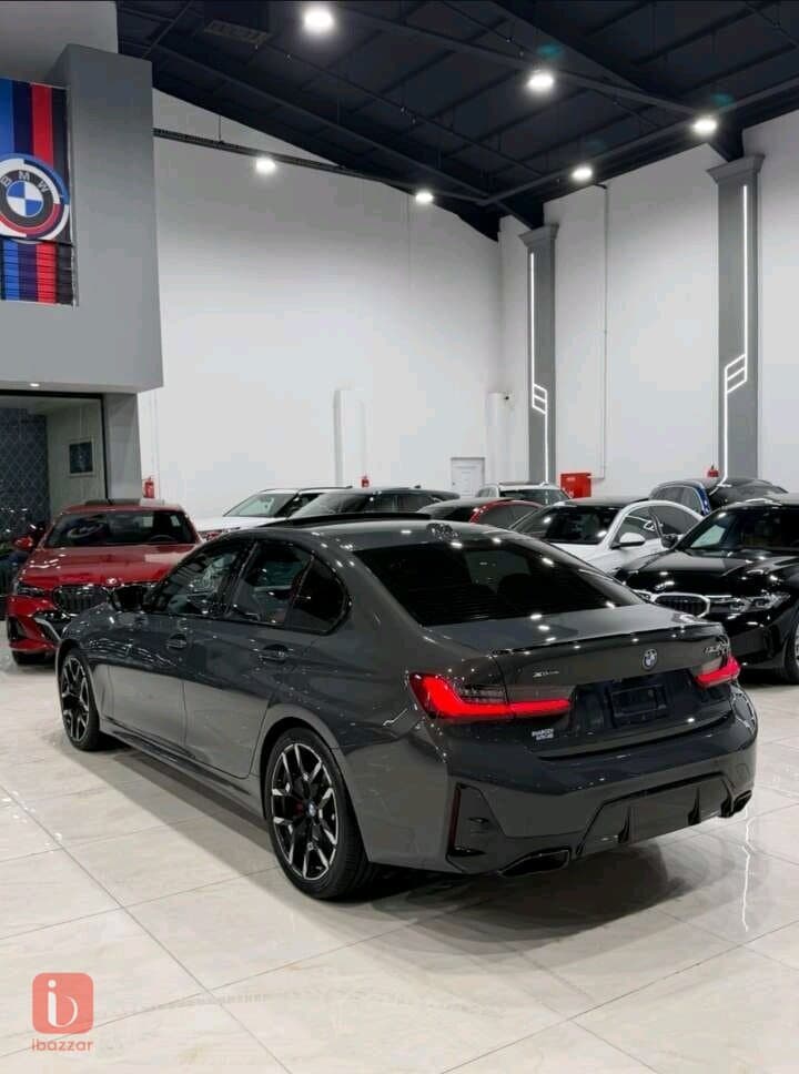 BMW 3-Series 330i 5