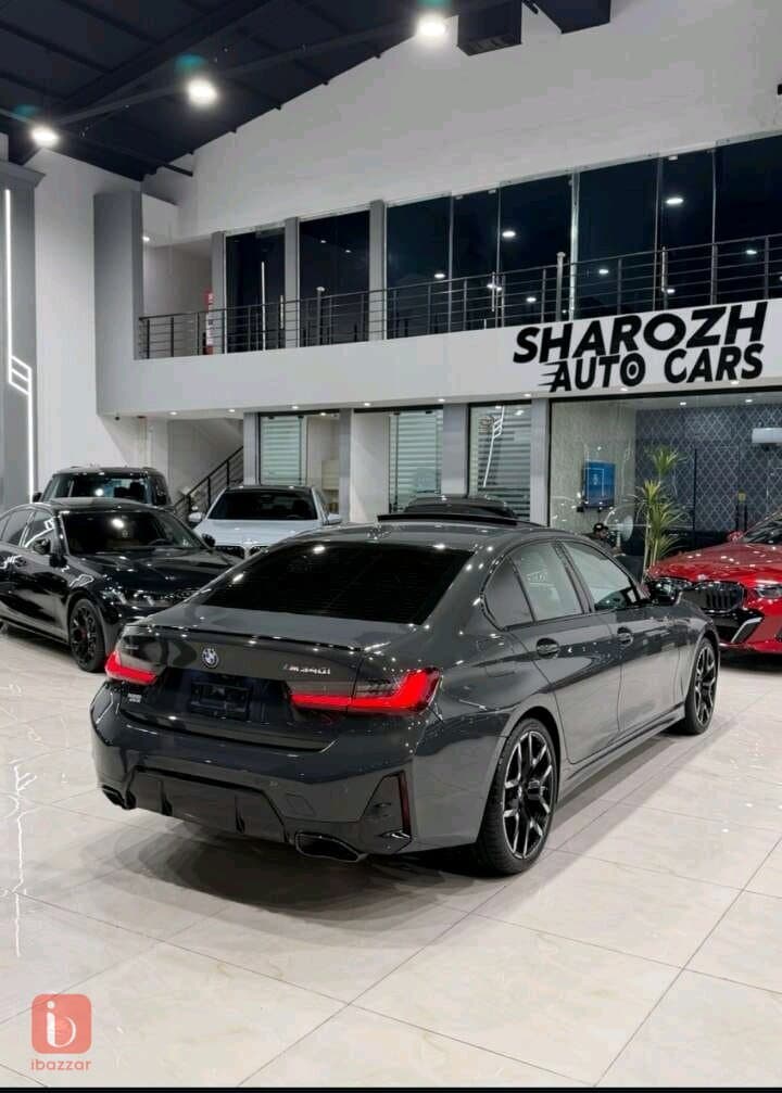 BMW 3-Series 330i 6