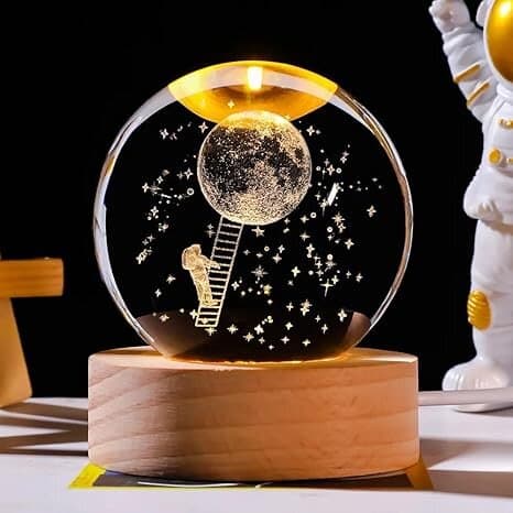 12cm LED Crystal Lamp - Astronaunt Shape — photo 3
