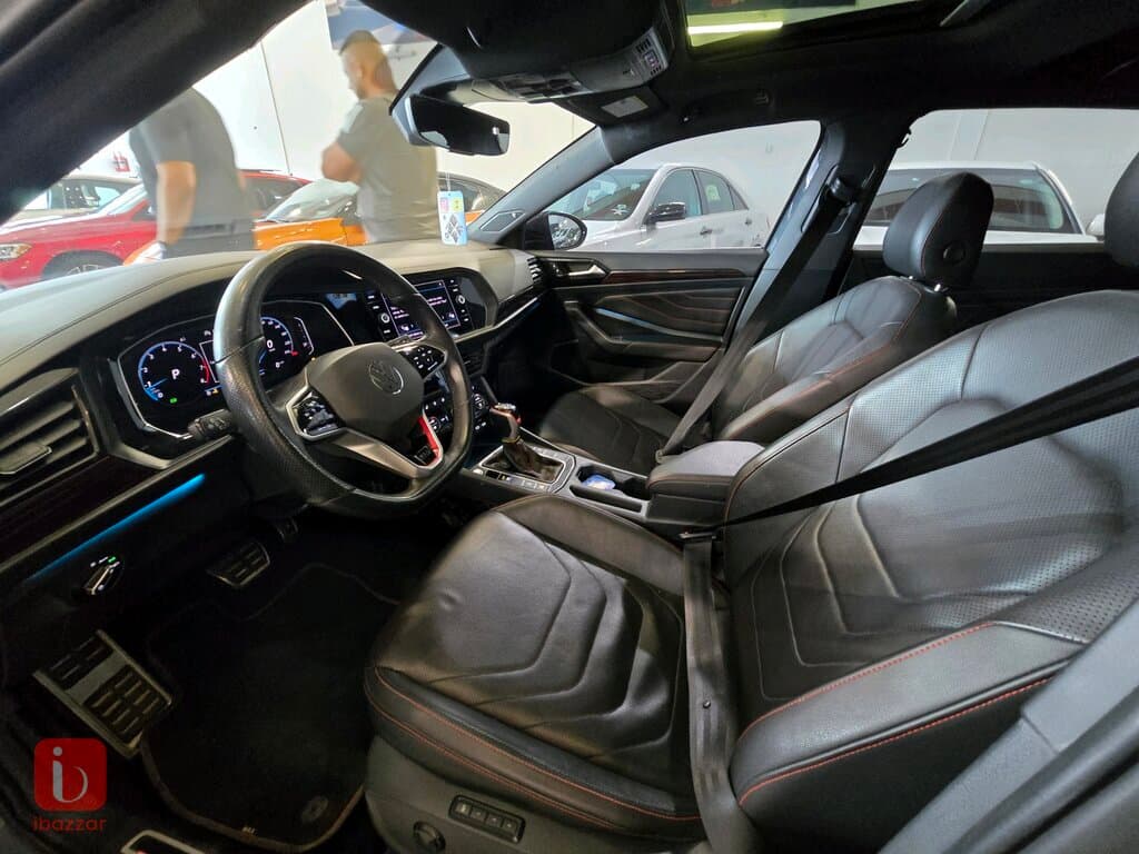 Volkswagen Jetta GLI 7