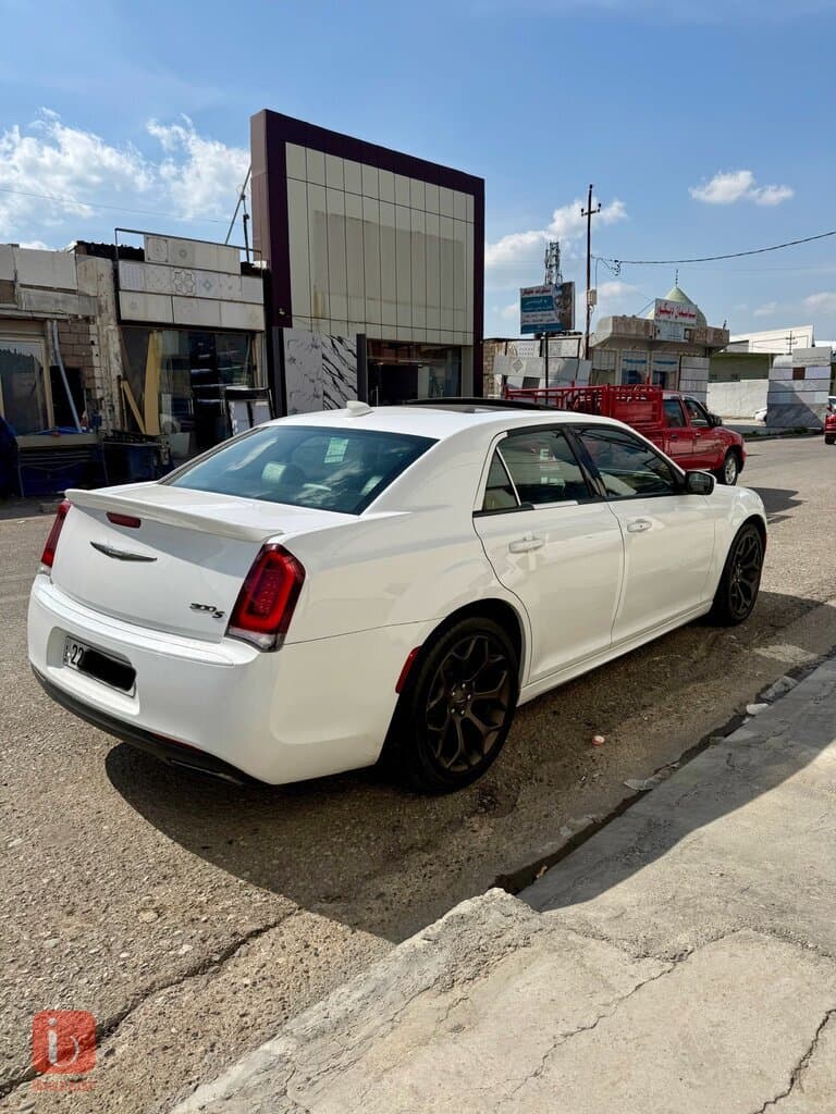 Chrysler 300 S 4