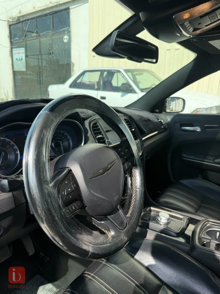 Chrysler 300 S 8