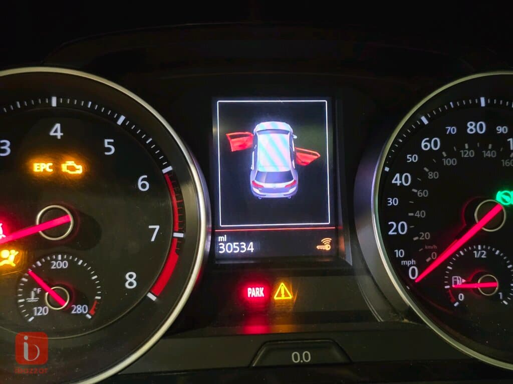 Volkswagen Golf 11