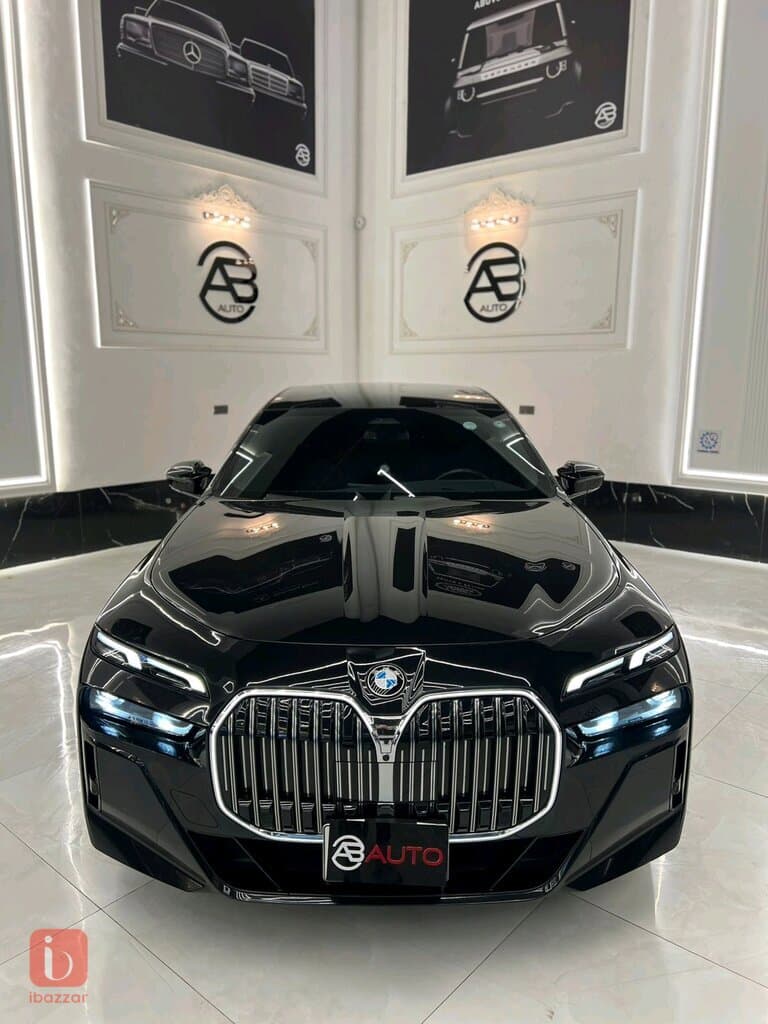 BMW 7-Series 740i 2
