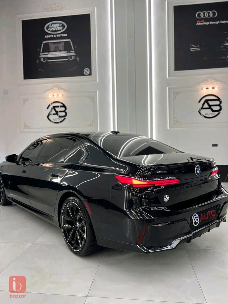 BMW 7-Series 740i 9