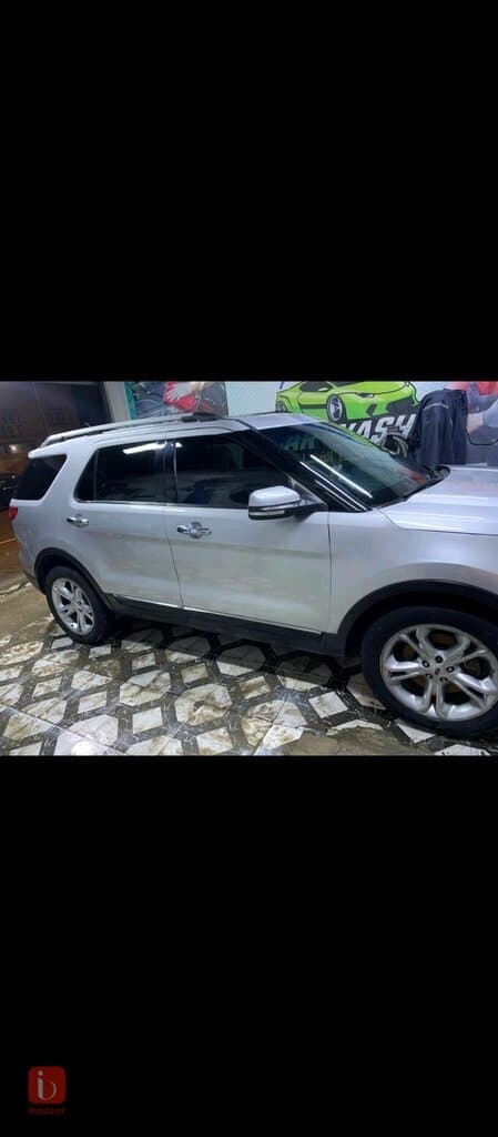 Ford Explorer XLT 1