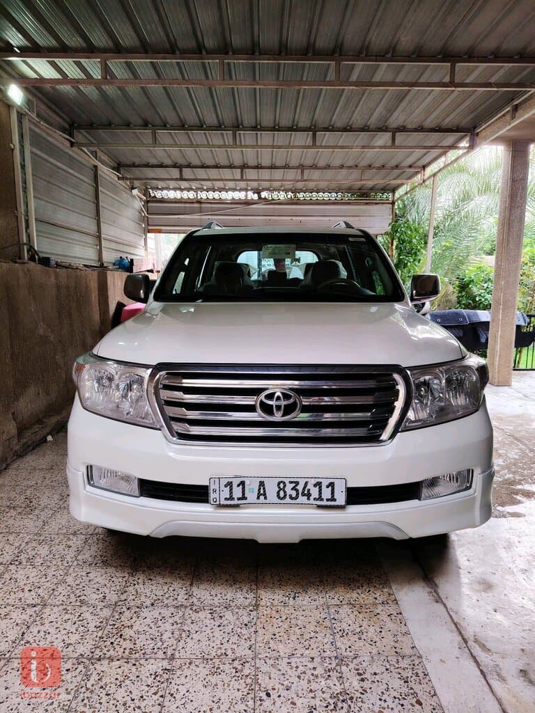 Toyota Land Cruiser GXR 1
