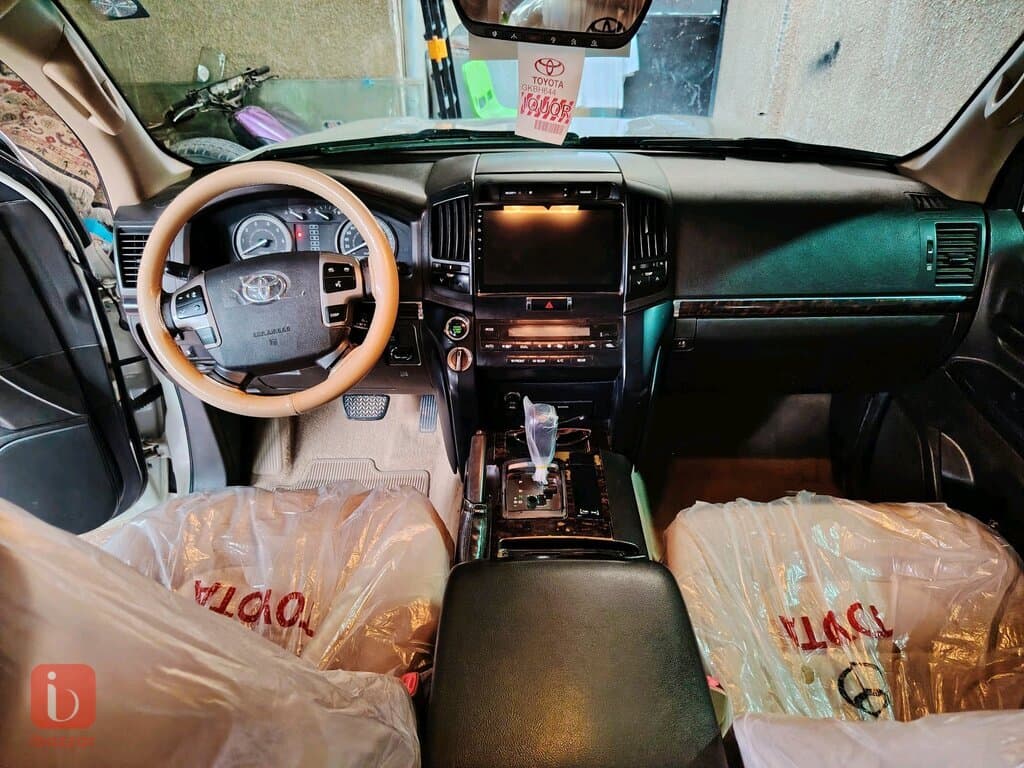 Toyota Land Cruiser GXR 12