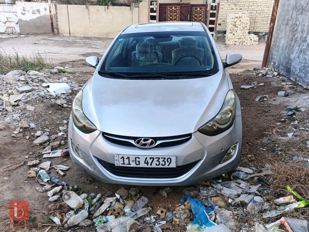 Hyundai Elantra 1