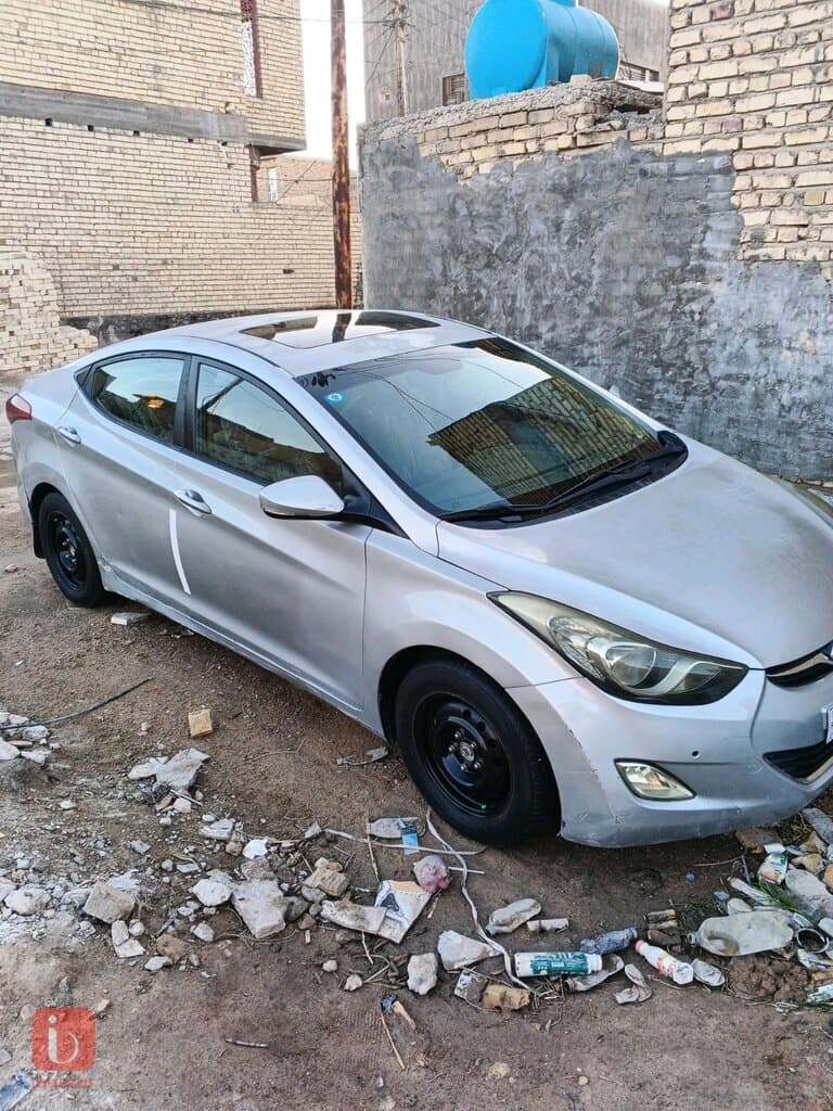 Hyundai Elantra 2