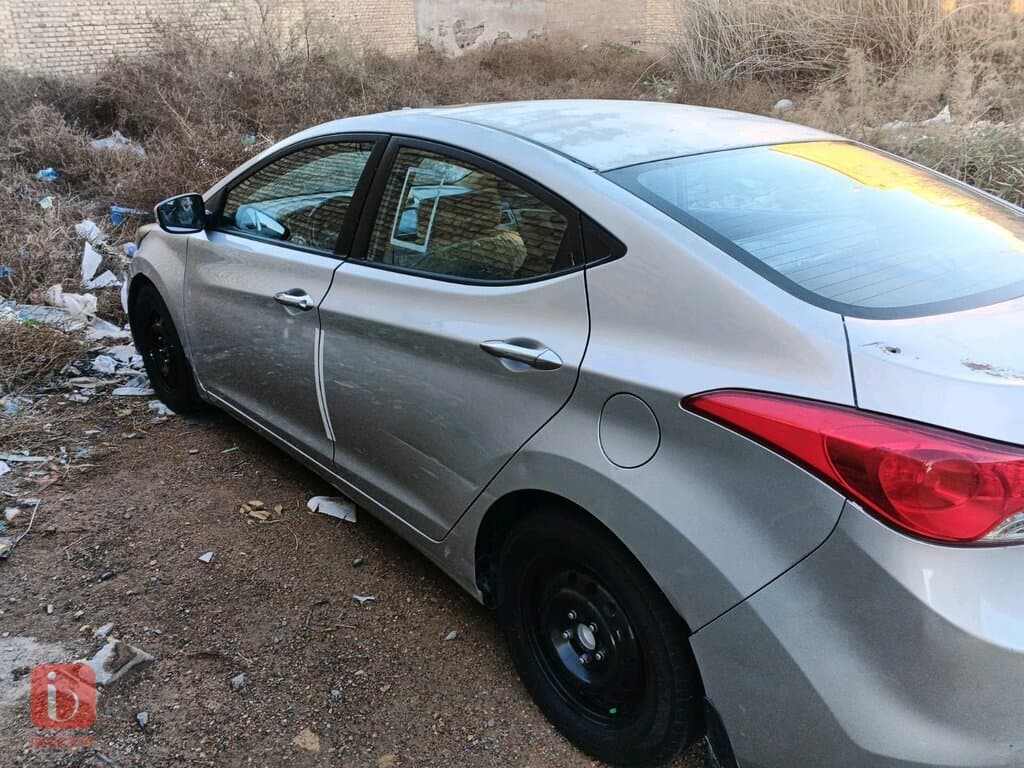 Hyundai Elantra 3