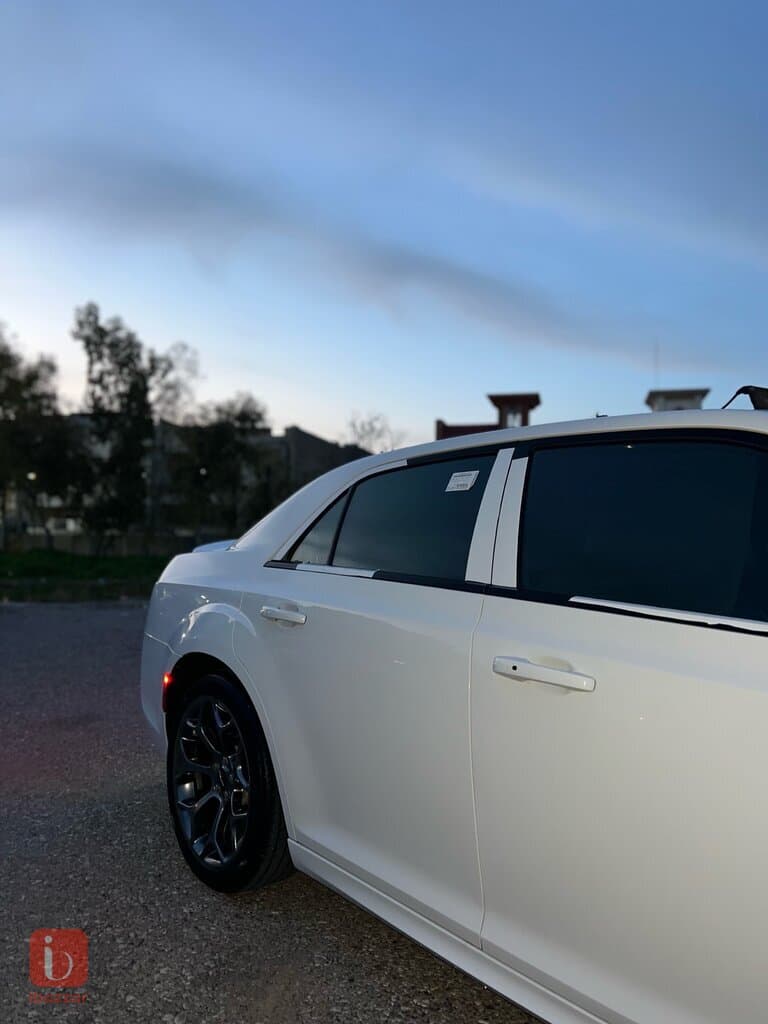 Chrysler 300 13