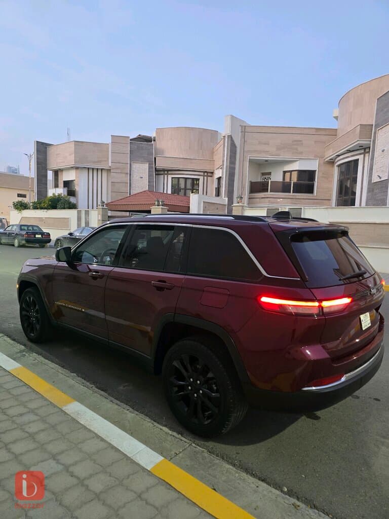 Jeep Grand Cherokee Laredo 1