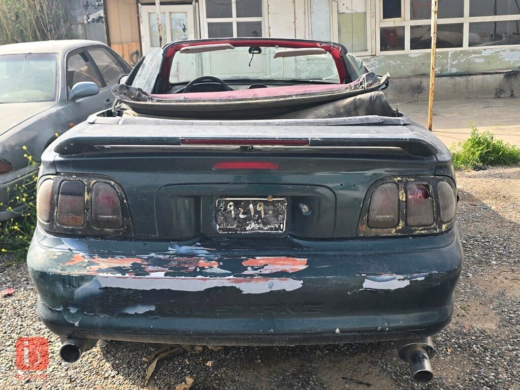Ford Mustang 4