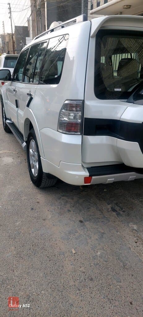 Mitsubishi Pajero GLS 7