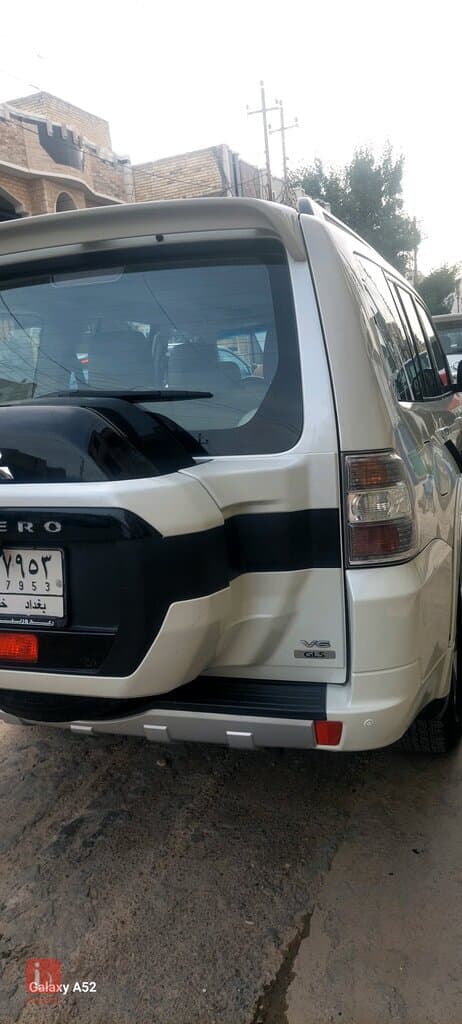 Mitsubishi Pajero GLS 9